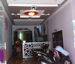 🏠 🆘 17 million/month. 3-floor house for rent with 12 rooms. front of nguyen binh cung