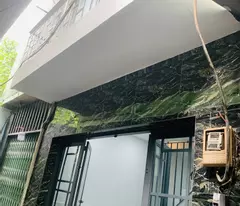 2 floors district center 7..300m to lote supermarket narrow front beautiful location beautiful house just like the picture only 1.6