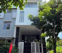 3 and a half story house for sale near the sea, lien chieu - da nang, solid, beautiful location
