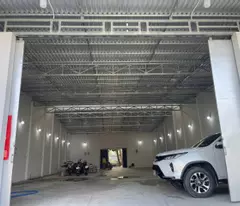 300m² warehouse for rent with small river front backyard