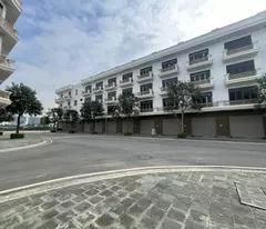 3.25 billion to the books immediately. immediate handover of 4-story house. thanh hoa city. contact: 0966 343 969