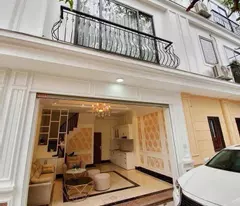 32m² – lane 206 co linh (dam quang trung) – frontage 4.9m – 5 floors – car parking – near vinh bridge