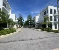 3.3 billion owners of sam son beachfront villas. long book. growth 35%/2 years. contact: 0966 343 969