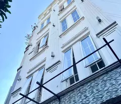 35 million: rent a whole house in district 1 tran khanh du - car in the house - 5m 5 floors wide, many large windows