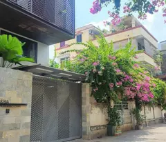 400m2 tran khac tran, district 1, width 22m sharply reduced by 20 billion.