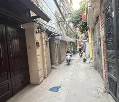 4.25 billion to own khuong dinh house, thanh xuan, 43m2 3d 3n, center near the street