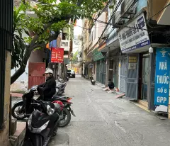 50 ha dong old quarter car parked at the door