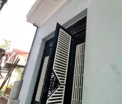 54m2 - 3-floor house - near park, car road - full utilities for lease with cash flow *