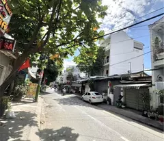 7.1 billion - front corner of street no. 4 - (4.4x13). ground floor of 1st floor of old house