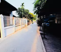 8 billion - alley face - car parked at the door - nam tu liem