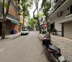 an xa house for sale 59m2. 3 floors. 3.6m frontage. price 8.2 billion ba dinh hanoi