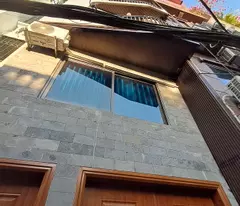 au co, tay ho. 40m2 8 floors 4m mt price 12.3 billion - serviced apartment - 50m to the street front - narrows.