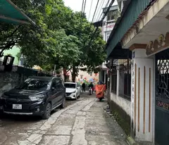 ban bang liet house, hoang mai, car parked at gate, large rear, 43m2, 10.1 billion (mtg)
