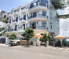 beautiful 1 ground 3 floor house for sale. market front. secure residential area