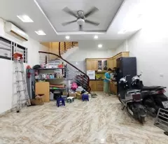 beautiful house for sale in de la thanh, corner lot, 2 airy, fully furnished, books, suitcases, ready to move in, priced at 5 billion