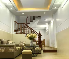 beautiful house for sale in the center of dong da district, 40mx3t, convenient transportation, clear alley, price 2.7 billion