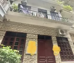 beautiful house for sale in thinh quang - dong da. area 35m2 - 4t alley nearly 3m wide - area 7m bright and airy. price 5.55 billion