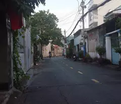 beautiful house for sale right in the center of old district 2, thanh my loi ward, full utilities, price 7.x billion, please call: