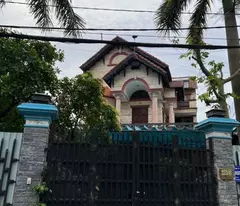 "big" garden villa (19.8x25) street front right at quang trung software park.