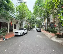 bo de, near the lake near the street, car away 80m2, mt 10m, sidewalk, car away - additional 2x billion