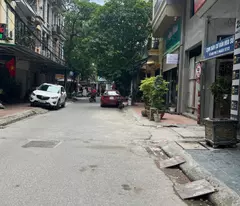 car distribution house for sale away from phao dai lan street 48m 6floor elevator business peak price 21.5 billion 0336212066