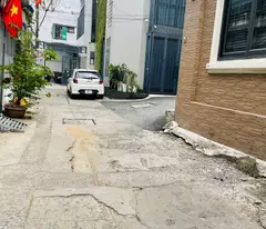 car november house for sale for 5 billion on nguyen xi street to near trang long