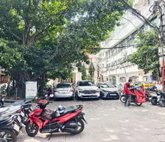 cau giay, area 42m, price 15.3 billion, car parking, 20m from street, business