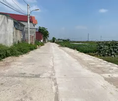 cc em quang sells 4 lot back to quang minh tt village, price f0 investment, contact me quang xem land