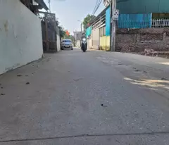 cc for sale 6 lot at quang minh, me linh, price f0 investment from 2.x billion. contact quan quan to view the land for free