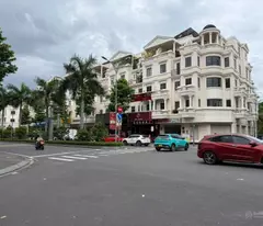 cityland house for sale p10 (right at lottle). land: 5x20m. price: 19.5 billion tl. cost: 40 million/month. basement 4 floors