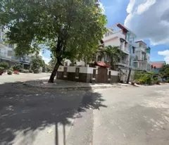 corner apartment with 2 faces - 150m2 - 4 floors - trucks avoid each other - 10.5 billion