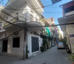corner lot house for sale with 2 faces - cars can enter the house on any side - business