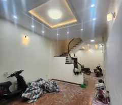 de la thanh house for sale. dong da. area 49-52m. x 5 floors. frontage 4.2m. selling price 9.5 billion