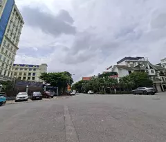 family house for sale 21 billion 75m2 car parking, near street, long bien hanoi