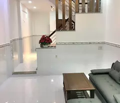 floor corner lot house for sale shr 4