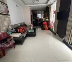 floor house for sale - full legal - regular cash flow