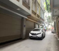 floor house for sale in cau giay 42m2, 5m mt, car parking. 8.4 billion