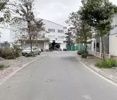 for sale 50m2 of resettlement land in xom lo, thuong thanh. car roads are avoided, opposite is an open yard
