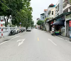 for sale 55.5m2, built 60m house with 8 floors elevator, facing hoa lam street, opposite viet hung primary school