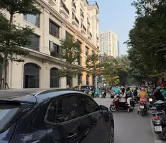 for sale miss lang pagoda street, area 120m2 x 10 t, one street side, rear always avoid cars