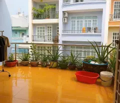 for sale ngo quyen car gallery, district 10, square windows 3.6 x 11.7 m, 3 floors, price 10.6 billion