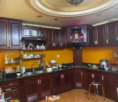 for sale of huge front house - 9m horizontal - 3 floors + roofard - suitable for business & office