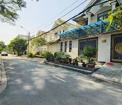 full land for sale, free level 4 house, 12m wide x 15m long, existing residential area, boundary to district 8 - only 6.2 billion (tl)