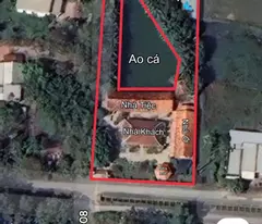 garden house for sale in trung lap thuong commune with wooden house with tiled roof, fish pond, water tank..........tdt 3000m2 price 9.5 billion