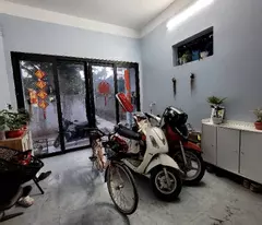 gia lam house for sale, 50m, 4 floors, slightly 4 billion. construction workers and cars sleep in the house.