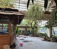 gia quat garden villa for sale - sidewalk - trucks avoid each other - people built - 210m wide frontage - 34 billion (tl)