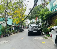"golden corner apartment" - both luxurious living and wealthy business - 8m alley avoid cars, pham van chieu