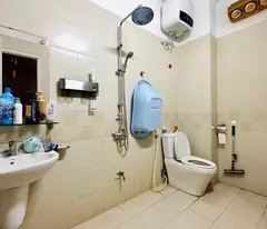 hoang mai townhouse for sale: nice location - car parking gate - construction people - 30m avoid cars