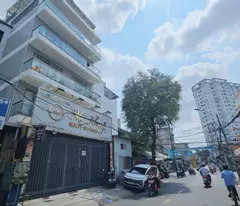house for sale (5x16) free furniture, truck view. near nguyen van linh avenue, district 7