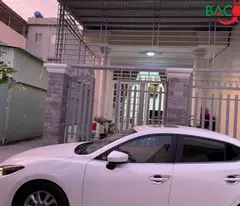 house for sale 87m2 with car park right at phu tho market (trang dai ward)